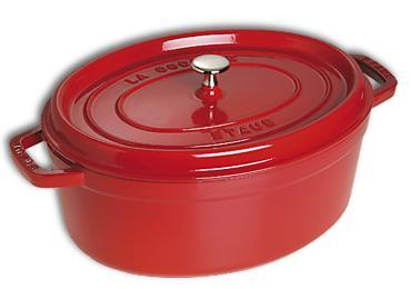 Cocotte ovale en fonte émaillée Staub rouge Cerise de 29 cm